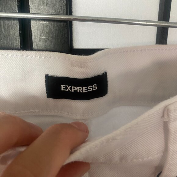 Express 90's High Risee Distressed Shorts - Picture 15 of 15